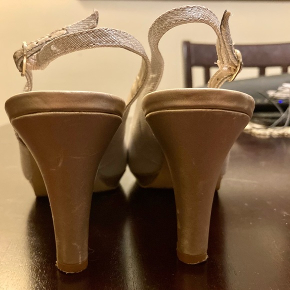 ANNE KLEIN SLINGBACK METALLIC HEELS-9.5 M - Picture 6 of 7
